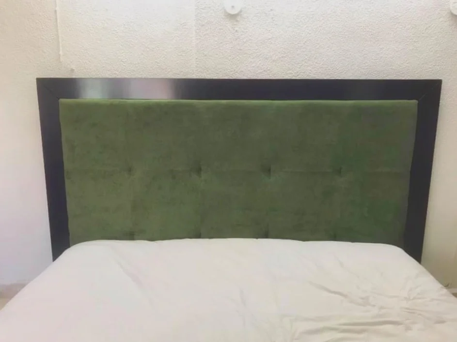 cama en madera de caobilla color chocolate construido en Mérida Yucatán por Aguilar Talleres Carpinteria